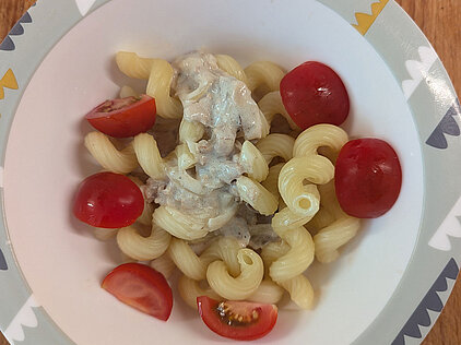Kindertagespflege Burggartenzwerge Essen - Nudeln mit Thunfisch-Sahne-Soße und frischen Tomaten