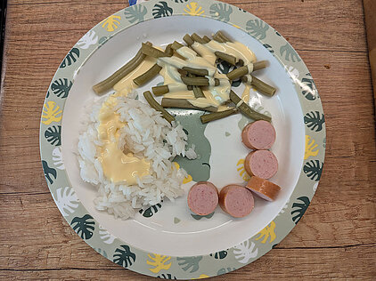 Kindertagespflege Burggartenzwerge Essen - Würstchen mit Reis und Bohnen