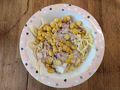 Kindertagespflege Burggartenzwerge Essen - Spaghetti mit Schinken-Sahne-Sosse und Mais
